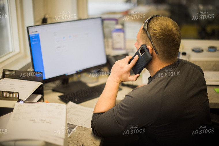 Retailer Working in Office 7908