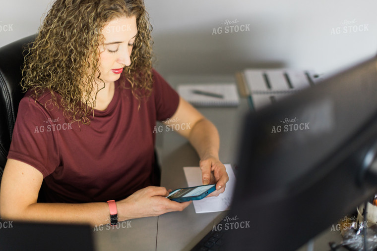 Female Farmer Using Phone 8088