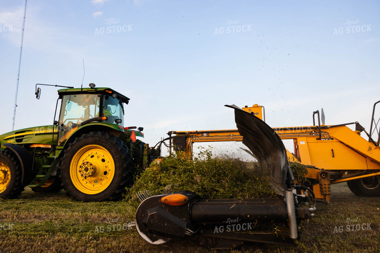 Raking Silage 152137