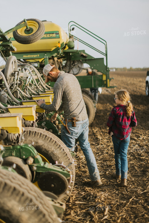 Loading Planter 8207