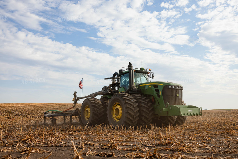 Injecting Manure 152320