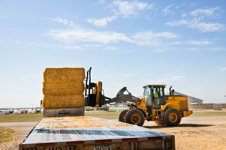 Loading Straw Bales 152322