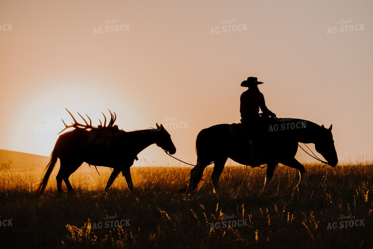 Female Rancher on Horseback 163001