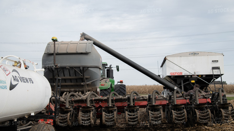 Loading Dry Fertilizer 26153