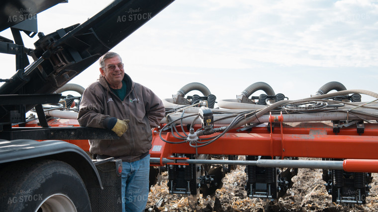 Loading Dry Fertilizer 26160