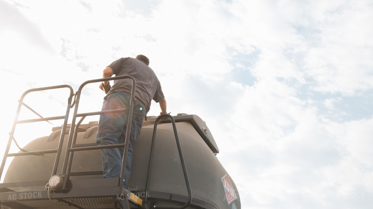 Loading Dry Fertilizer 26171