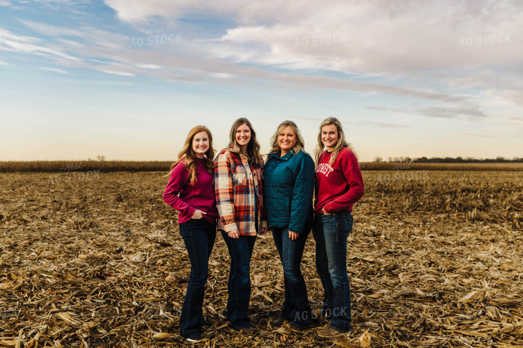 Farm Women in Field 115157