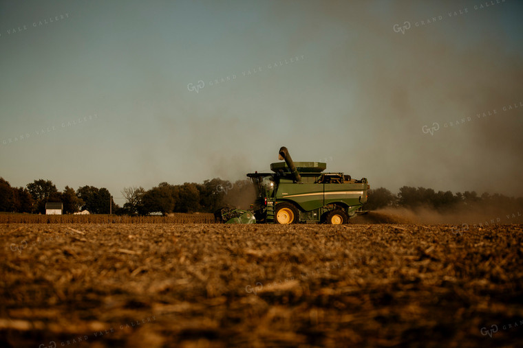 Harvest 2560