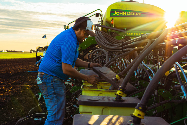 Filling the Planter 133029