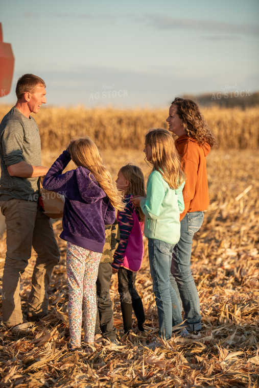 Farm Family Greeting Farmer 76505