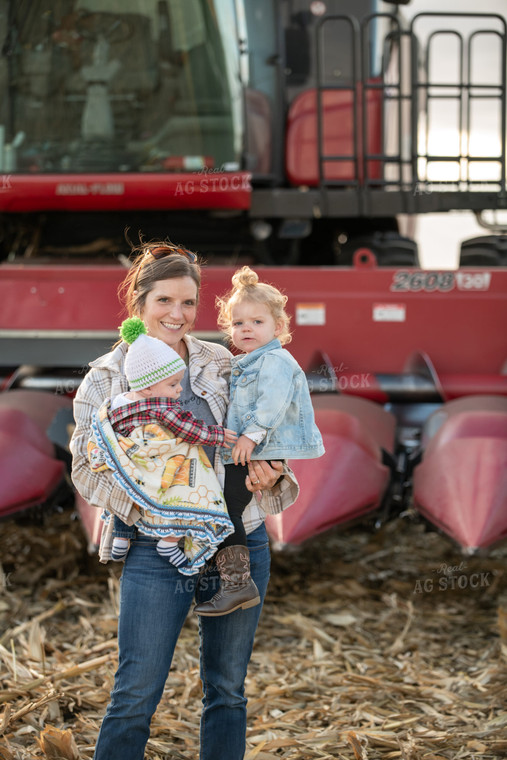 Female Farmer with Kids 76547