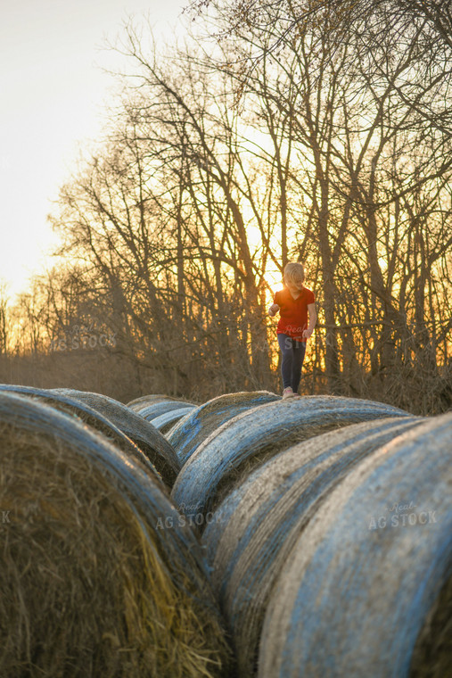 Farm Kid on Hay Bales 191021