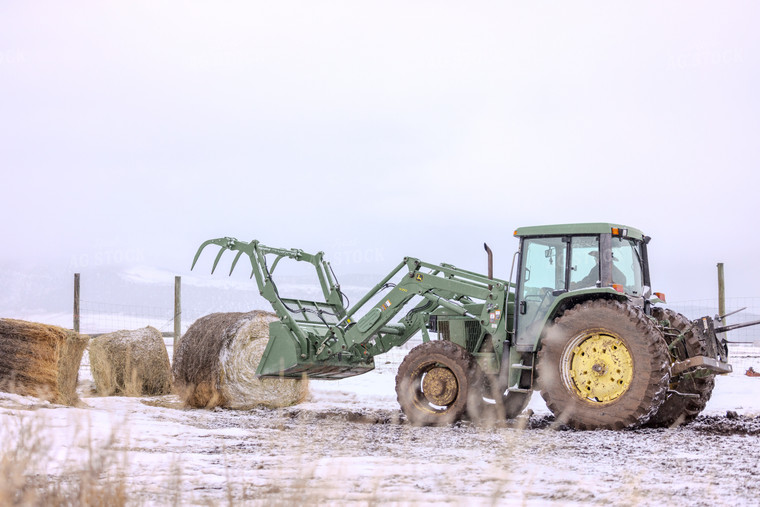 Loading Hay Bales 200027