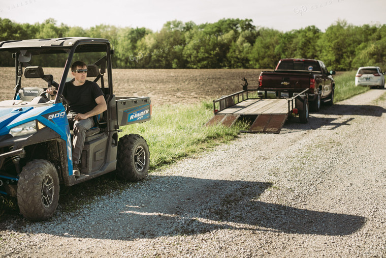 Farmer in UTV 4155