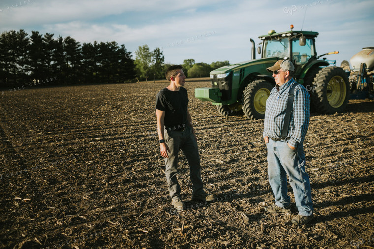 Farmers in Field with Planter 4244