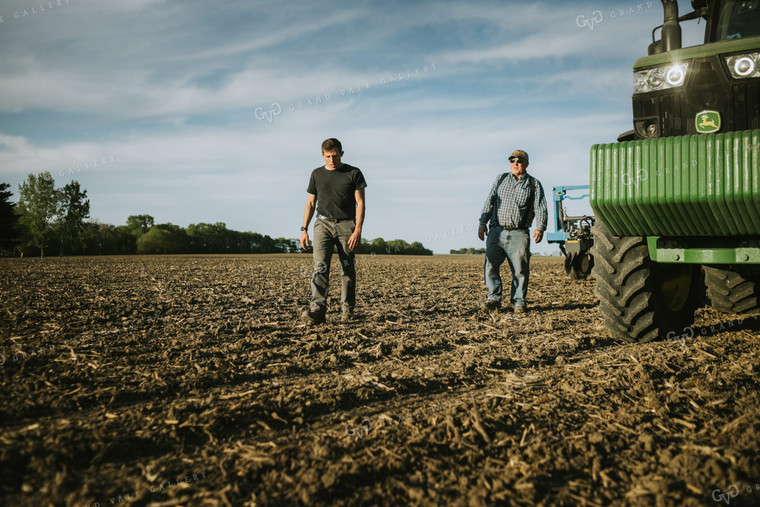Farmers in Field with Planter 4248