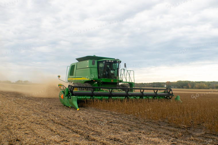 Combining Soybeans 50068