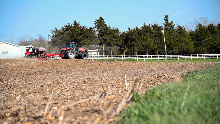 Planting on Hilly Ground 25013