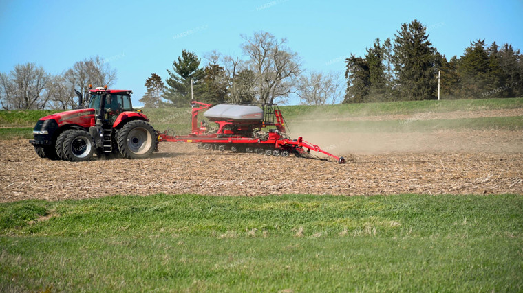 Planting on Hilly Ground 25106