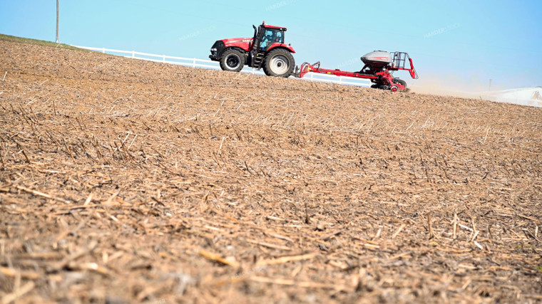 Planting on Hilly Ground 25109