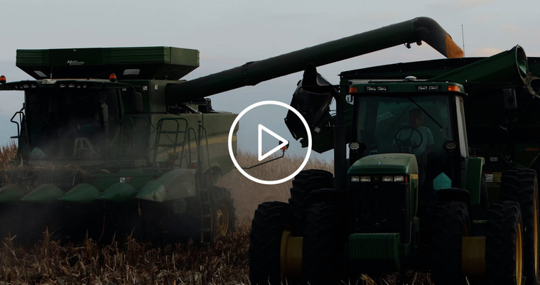 Combine Unloading Corn On-the-Go 3941