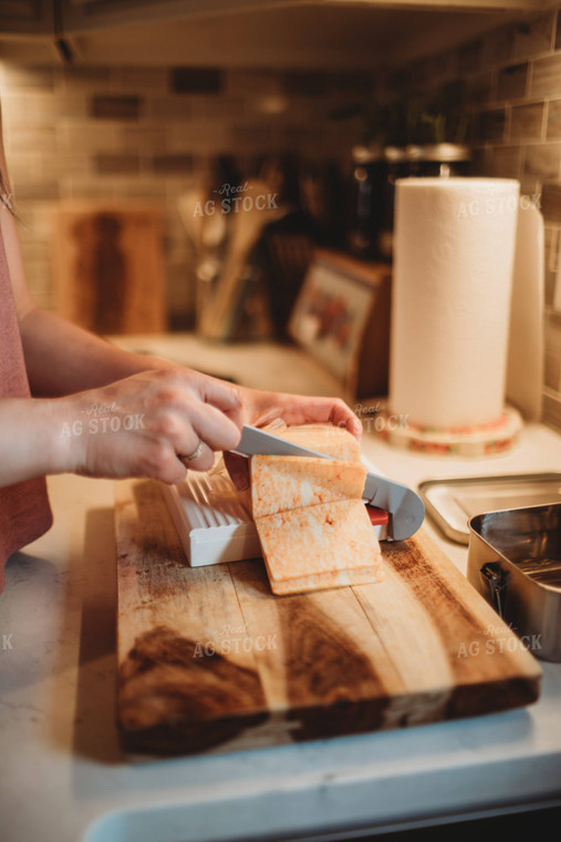 Farm Mom Slicing Cheese 5571