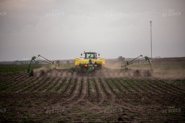 Planter in Field 76094