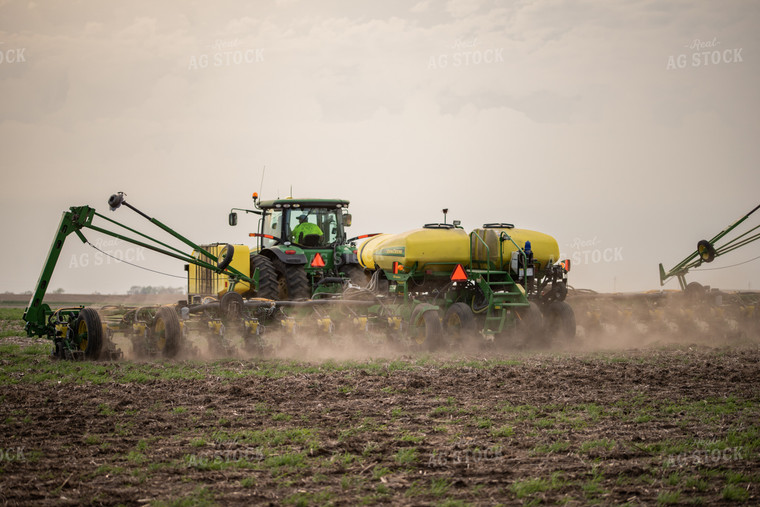 Planter in Field 76144