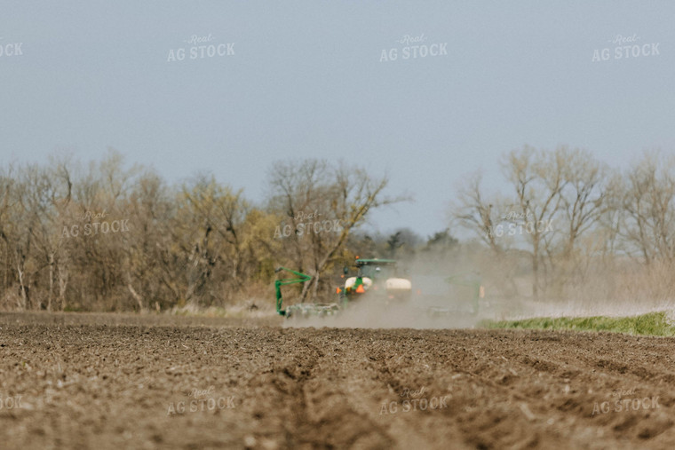 Planter in Field 77014