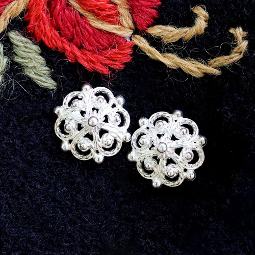 Sylvsmidja Rose Earrings - White Silver