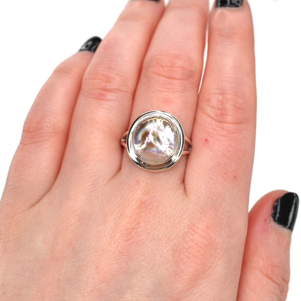 Purple Shimmer Coin Pearl Double Bezel Split Band Ring - Size 9 Purple Shimmer Coin Pearl Double Bezel Split Band Ring - Size 9