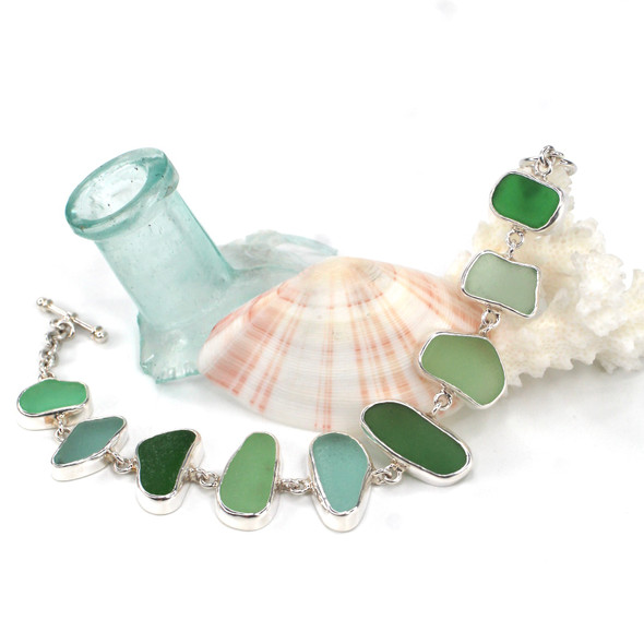 Seafoam Green and Olive Ombre Sea Glass 9 Stone Bracelet
Seafoam Green and Olive Ombre Sea Glass 9 Stone Bracelet