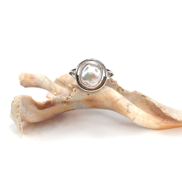 Coin Pearl Splash Double Bezel Split Band Ring - Size 9 Coin Pearl Splash Double Bezel Split Band Ring - Size 9