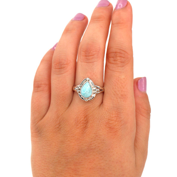 Larimar Caribbean Calm Trinity Split Band Beaded Ring - Size 9 on model for color reference.
Larimar Caribbean Calm Trinity Split Band Beaded Ring - Size 9 on model for color reference.