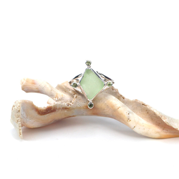 Seafoam Sea Glass and Peridot Tide Point Ring - Size 9