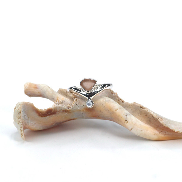 Pink Sea Glass and Mother of Pearl Coastal Balance Ring - Size 9