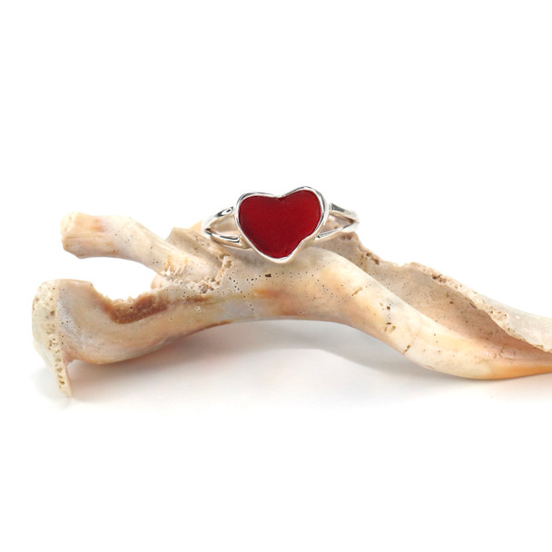 Red Plush Sea Glass Heart Split Band Ring - Size 9