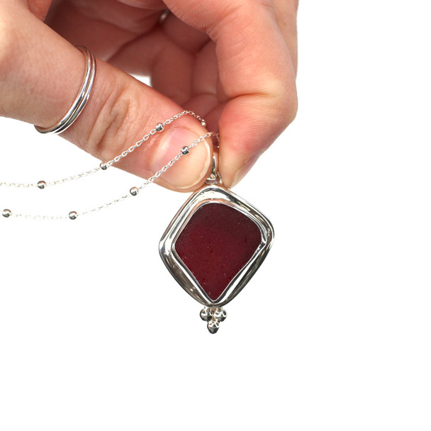 Red Deep Diamond Sea Glass Trinity Bead Necklace 