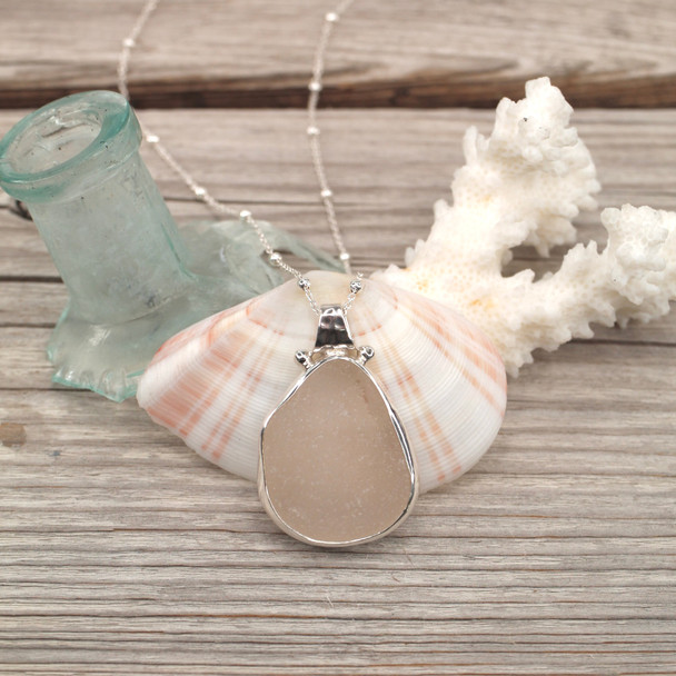 Insta Sale White Rounded Sea Glass Stonehenge Necklace - MM