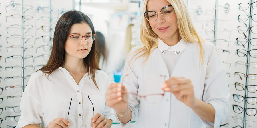 3 Examples of Excellent Customer Service to Get You In the Right Mindset