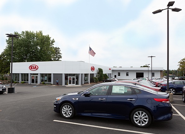 Kia Dealership with LightMart Pole Kits