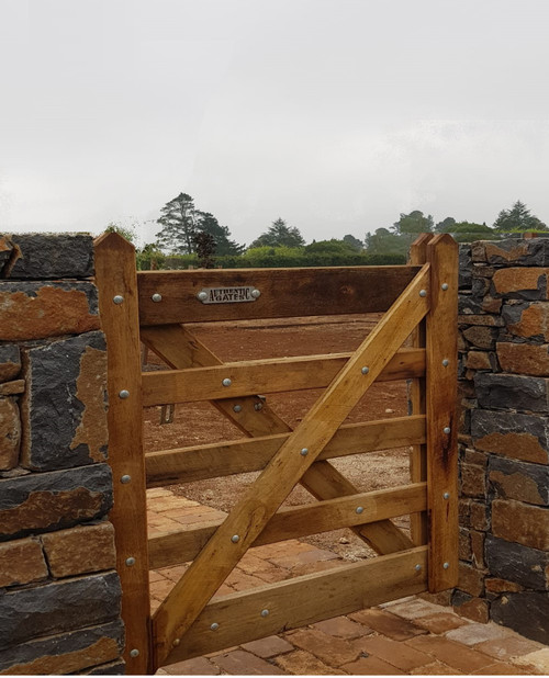 FLOORSTOCK SPECIAL 4'6" Pedestrian gate 1360mm to suit a 1460mm entry. 
Made from seasoned Australian Black Butt/Tallow Wood timbers 
Inward swing. Pivots on Right Hand side