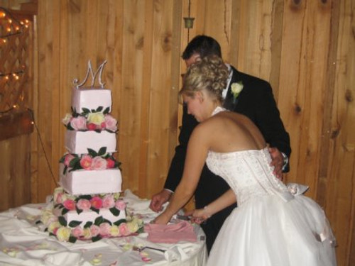 2005 Carlene & Richard Cut the Cake