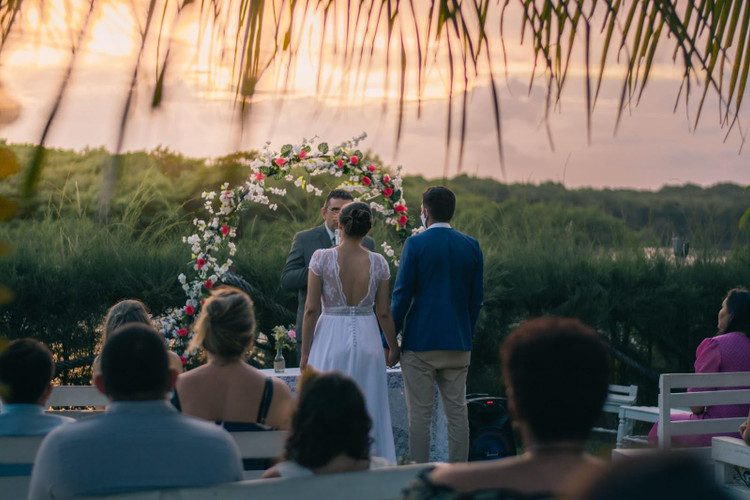 How to Plan the Perfect Backyard Wedding