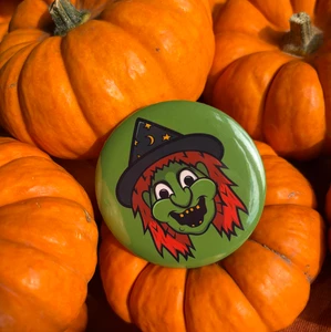 Grinning Witch Vintage Halloween Badge