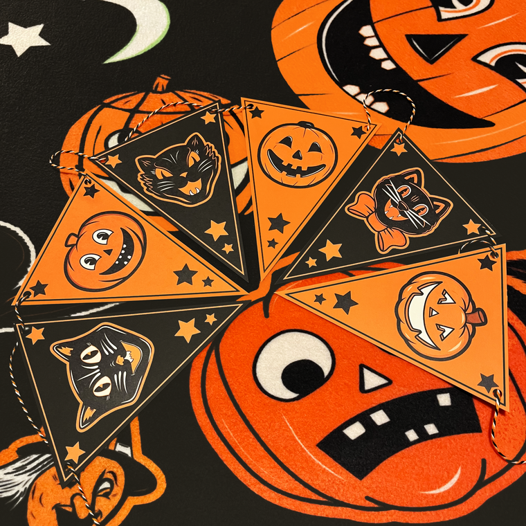 Vintage Halloween Cat and Pumpkin Bunting