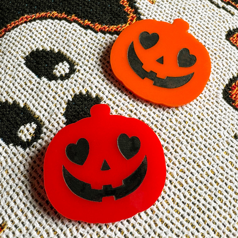 Pumpkin Heart Eyes Valentine's Pin