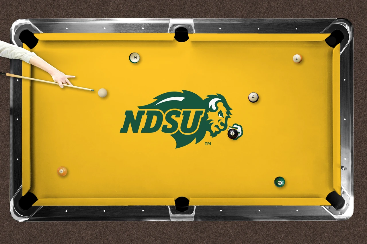 North Dakota State Bison 7'/8' Recreational Billiard Table Felt - Logo on Yellow