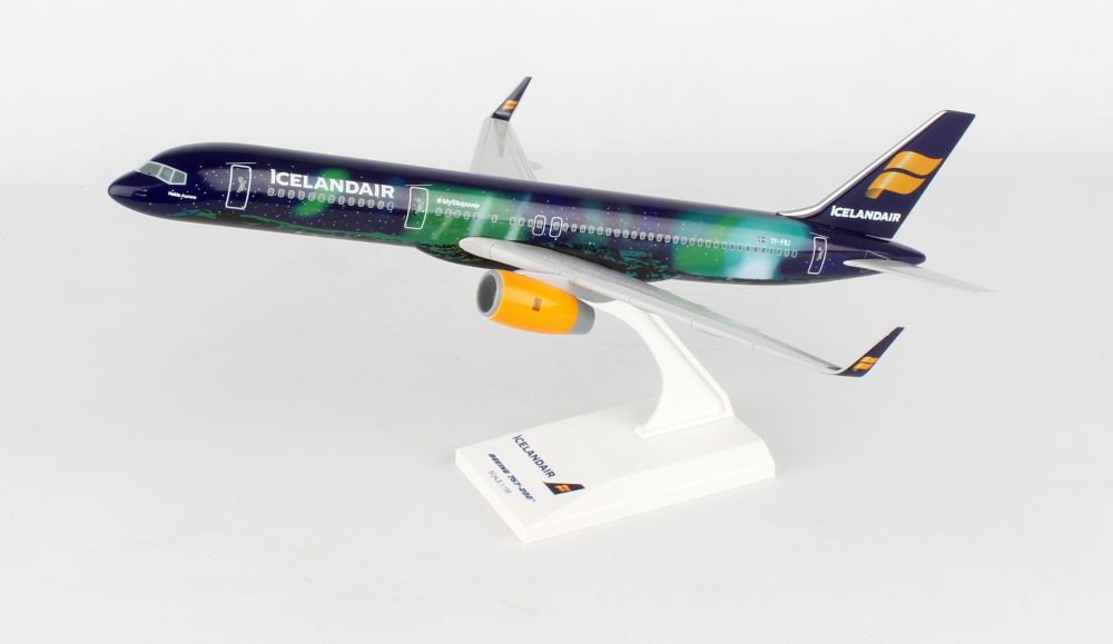 SKYMARKS Icelandair 757-200 1/150 Hekla Aurora - Pilot Stuff Online