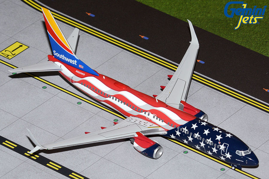 Gemini200 Southwest 737-800 1/200 Freedom One Reg# N500WR - Pilot